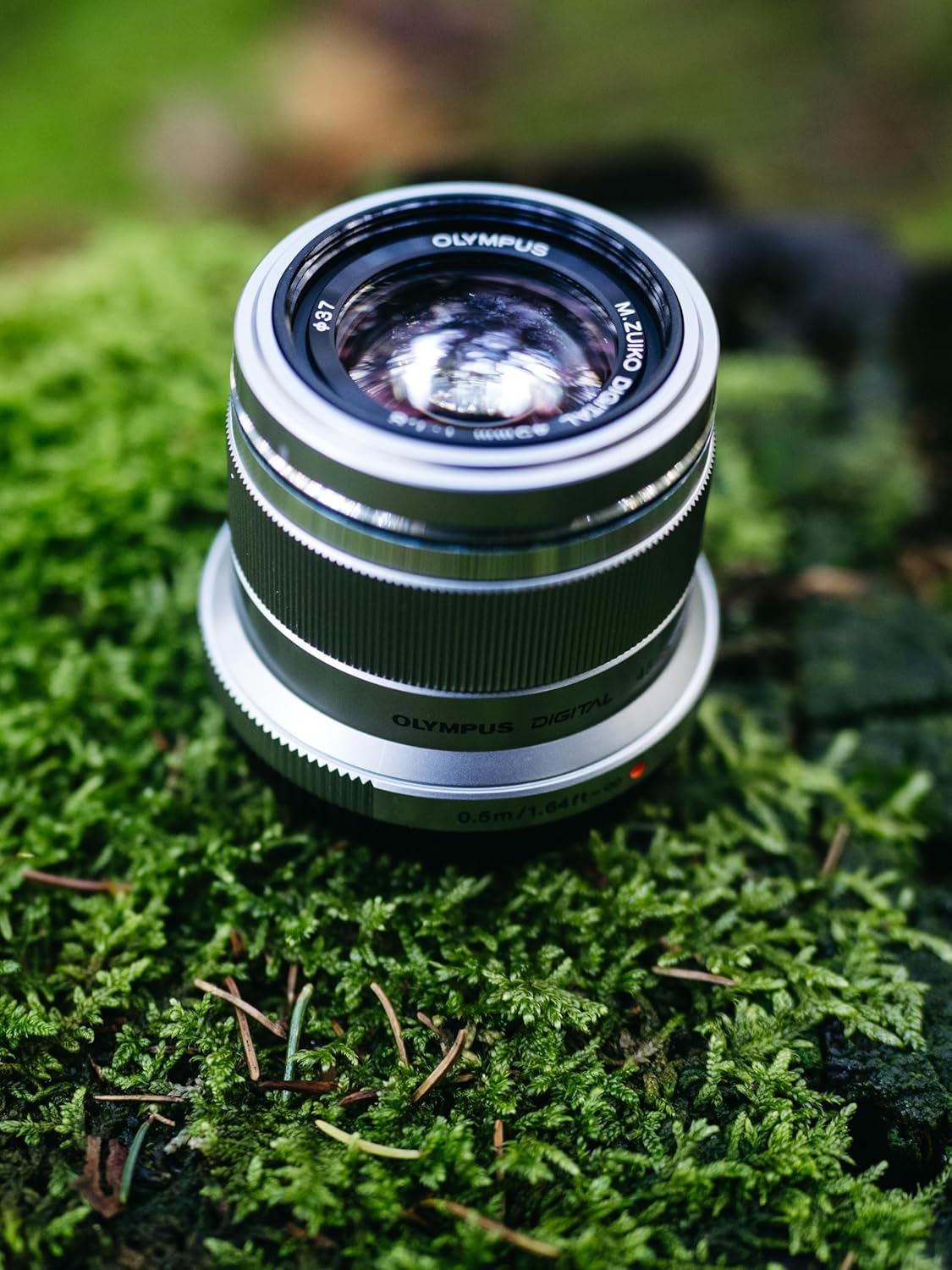 Olympus M.ZUIKO DIGITAL 45 mm 1:1.8 Lens - Silver